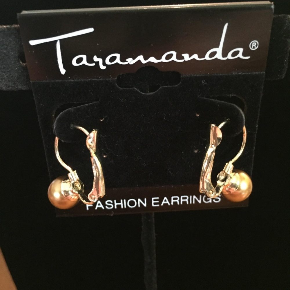 Lot of 4 pair of NWT Beautiful Taramanda Earrings